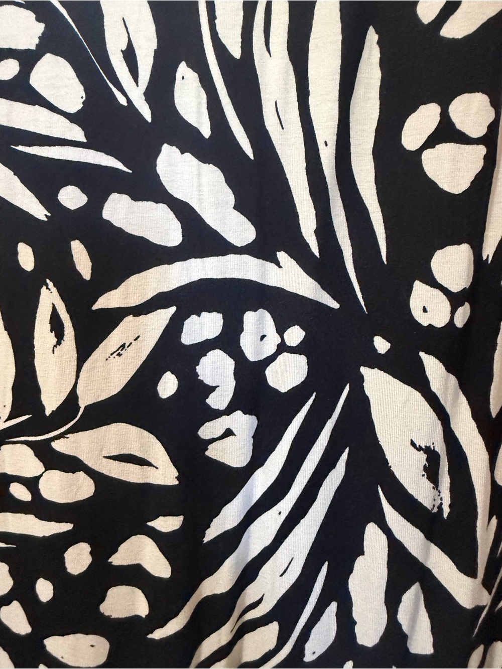 Nicole Miller Black and White Floral V-Neck Midi Dress 1X - Picture 3 of 4